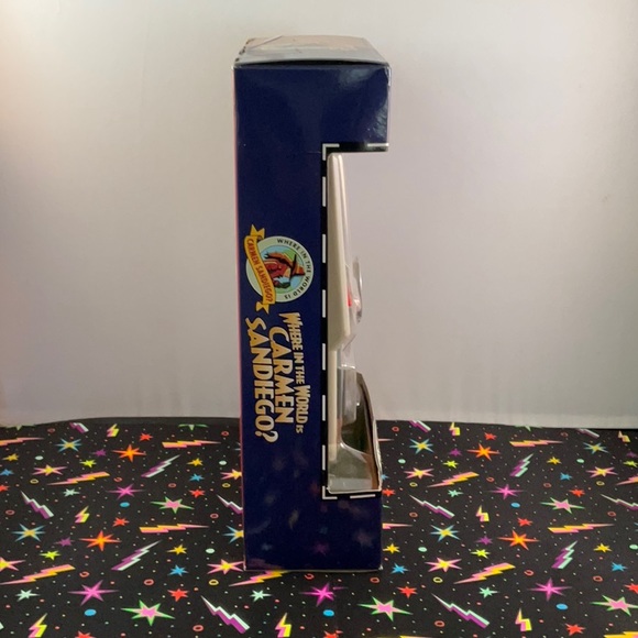 Where in the World is Carmen San Diego Handheld Game. - Picture 2 of 6